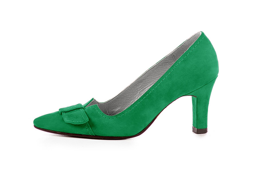 French elegance and refinement for these emerald green dress pumps, with a knot on the front, 
                available in many subtle leather and colour combinations. Possibility to customize with your colors and materials.
With its original cutout, this pretty fitted pump
will render you great services, combining comfort and distinction. 
                Matching clutches for parties, ceremonies and weddings.   
                You can customize these shoes to perfectly match your tastes or needs, and have a unique model.  
                Choice of leathers, colours, knots and heels. 
                Wide range of materials and shades carefully chosen.  
                Rich collection of flat, low, mid and high heels.  
                Small and large shoe sizes - Florence KOOIJMAN